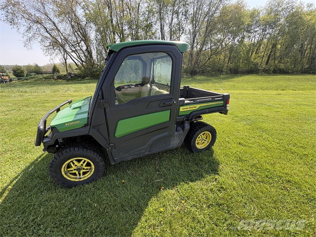 John Deere XUV 835R Pomoćne mašine