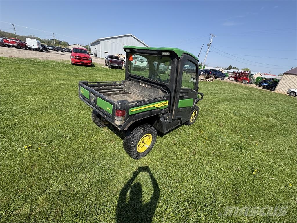 John Deere XUV 835R Pomoćne mašine
