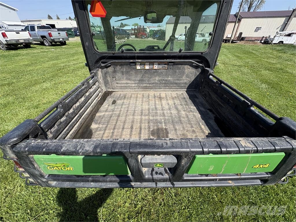 John Deere XUV 835R Pomoćne mašine