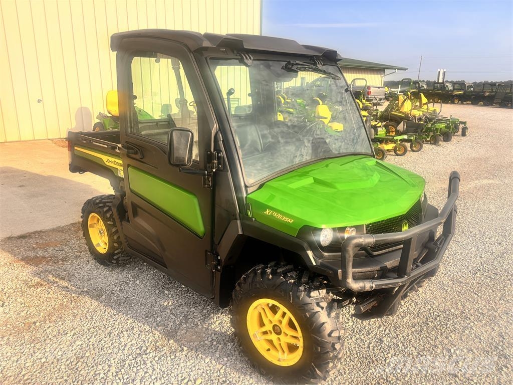 John Deere XUV 835M Úžitkové vozne