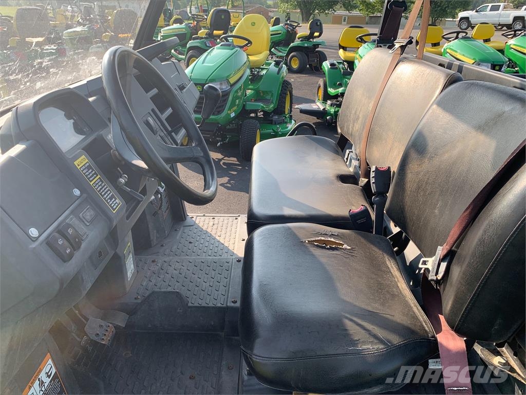 John Deere XUV 835M Utility machines