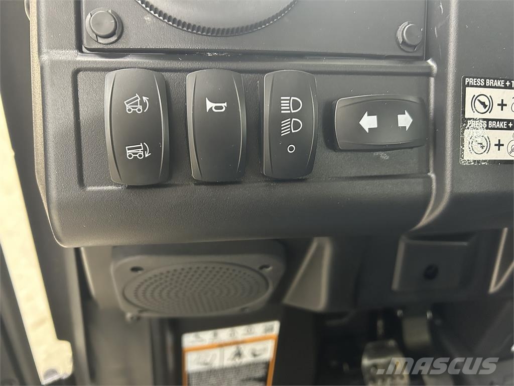 John Deere XUV 845M HVAC Cab Χρηστικές μηχανές