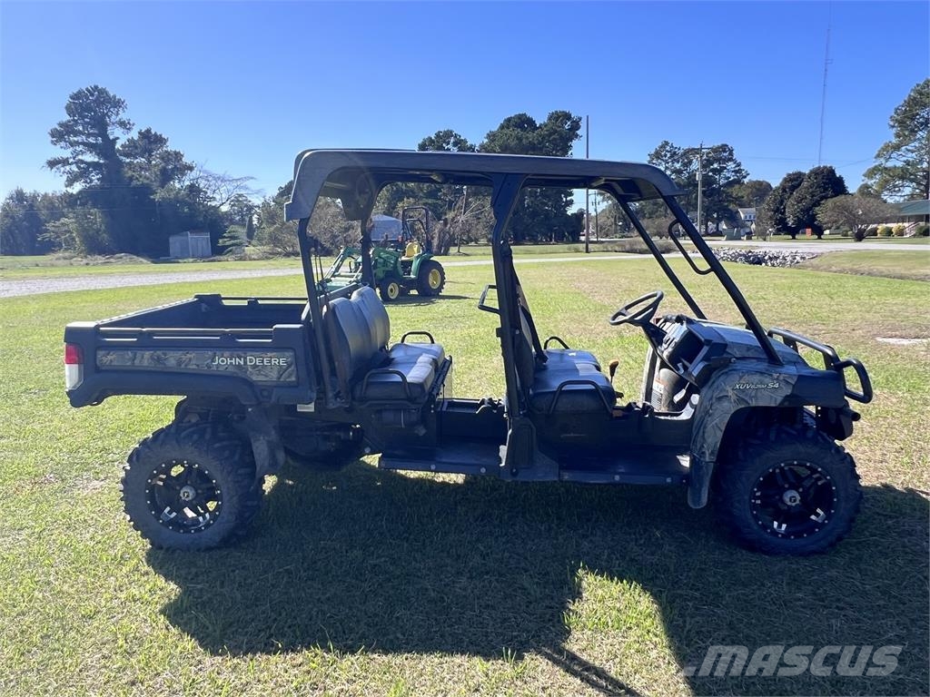 John Deere XUV 825M ماكينات منفعة عامة