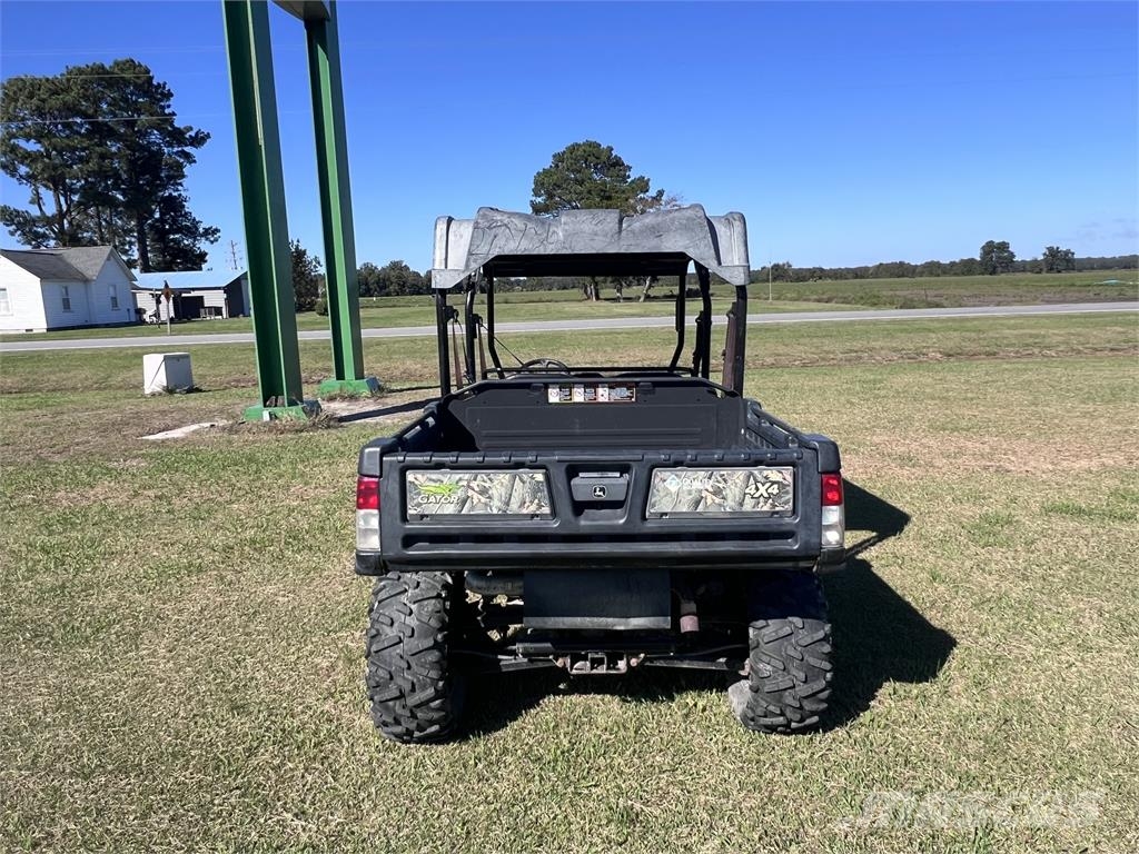 John Deere XUV 825M ماكينات منفعة عامة
