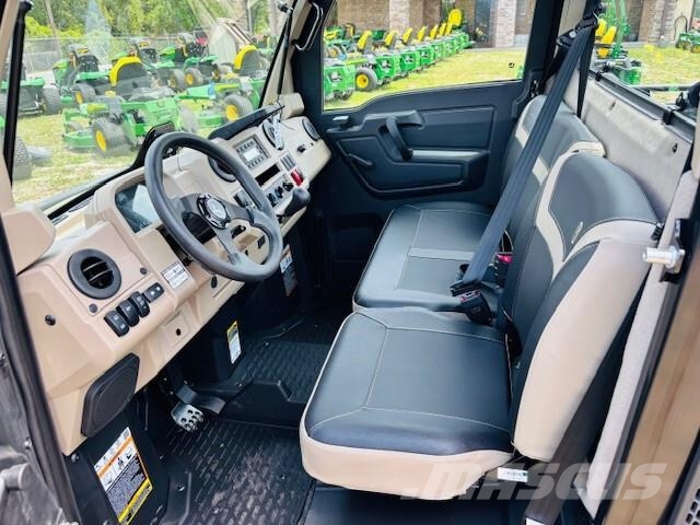John Deere XUV 845R Premium Cab Pomoćne mašine