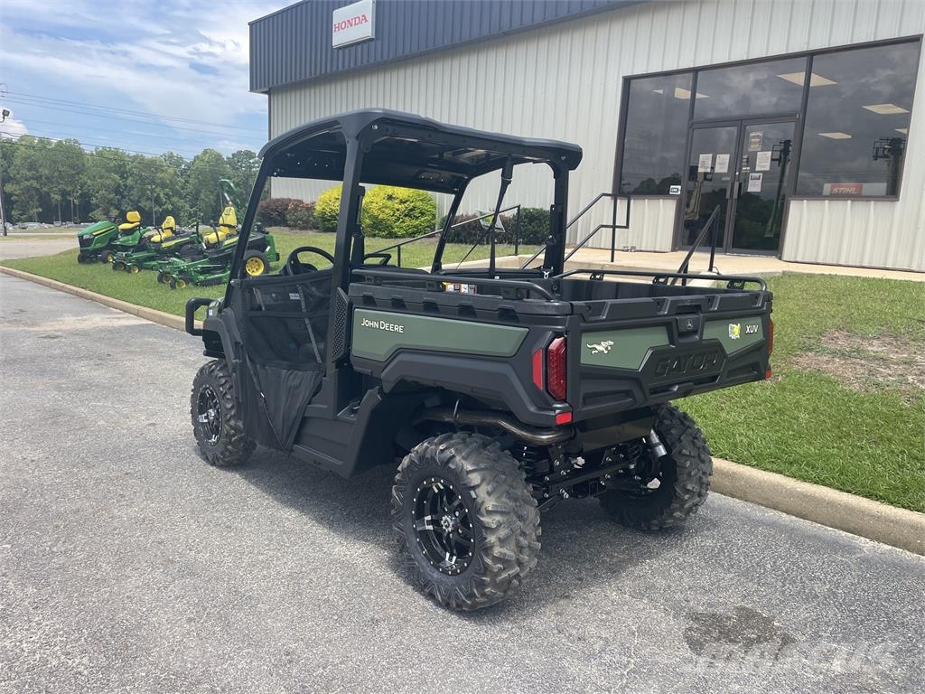 John Deere XUV 845M Pomoćni strojevi