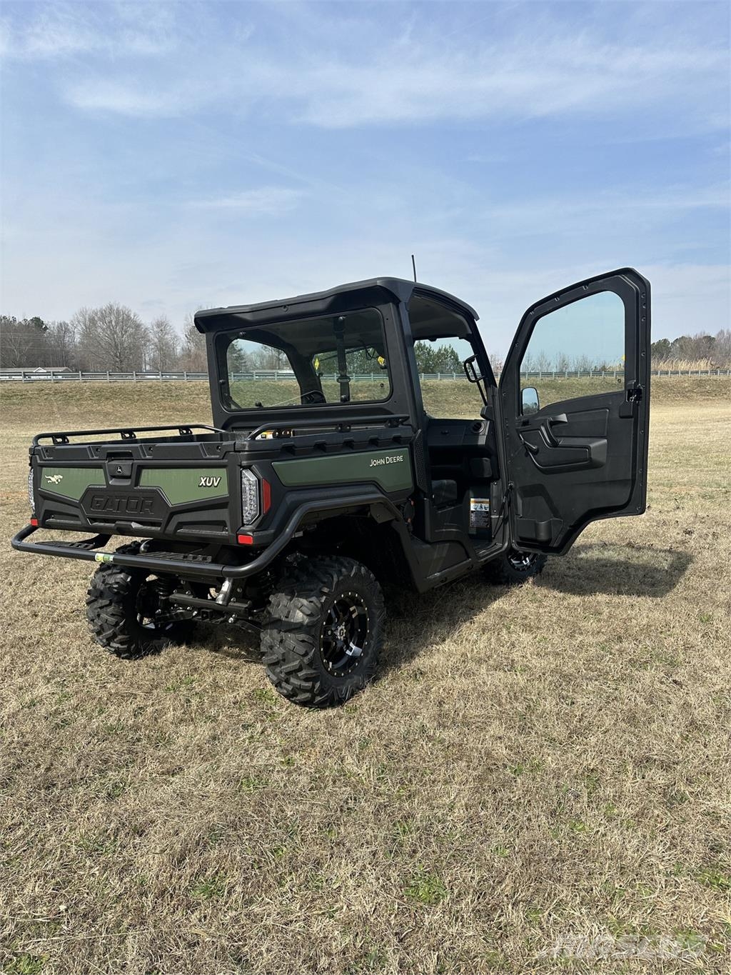 John Deere XUV 845M HVAC Cab Utility machines