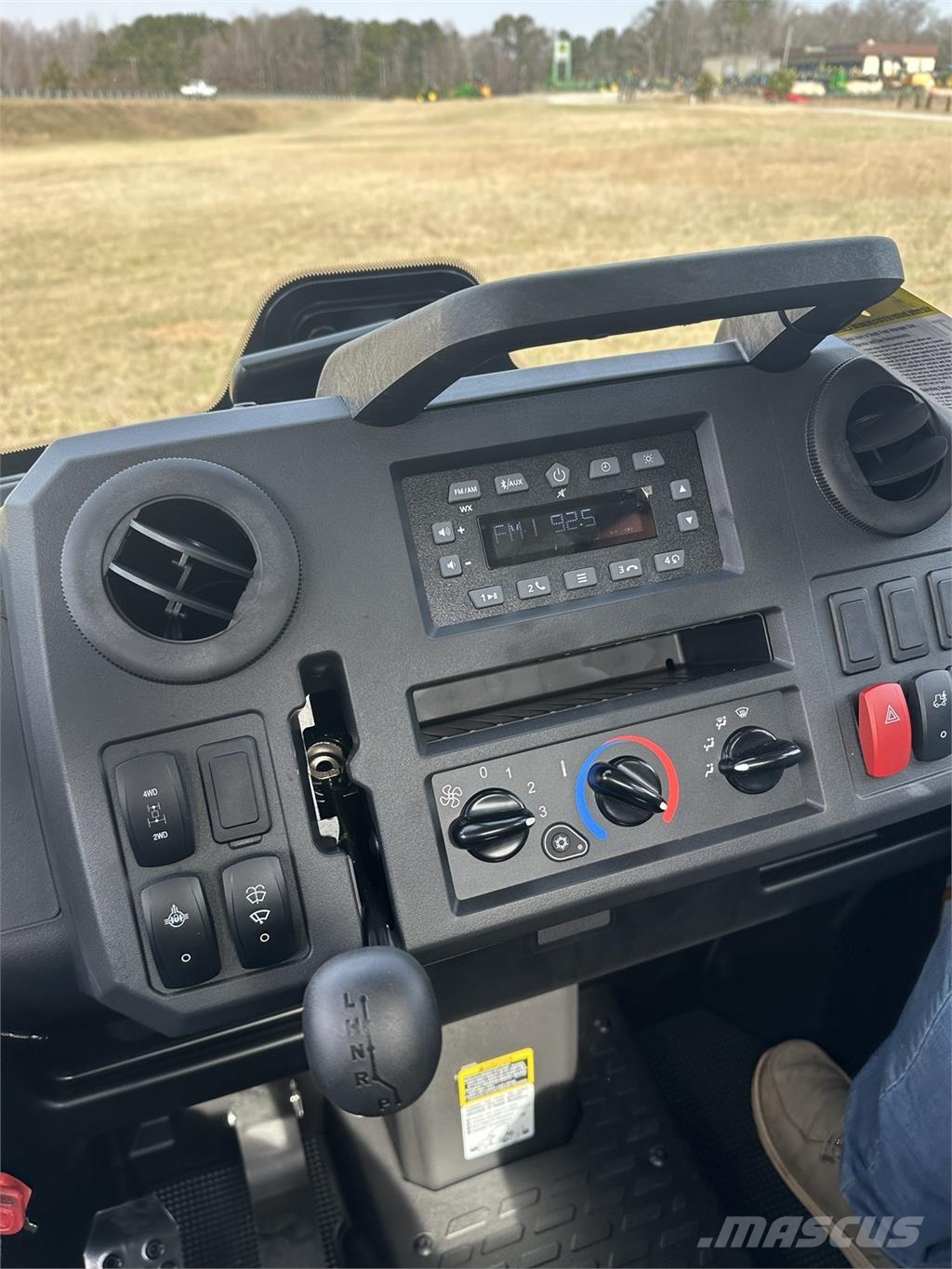 John Deere XUV 845M HVAC Cab Utility machines