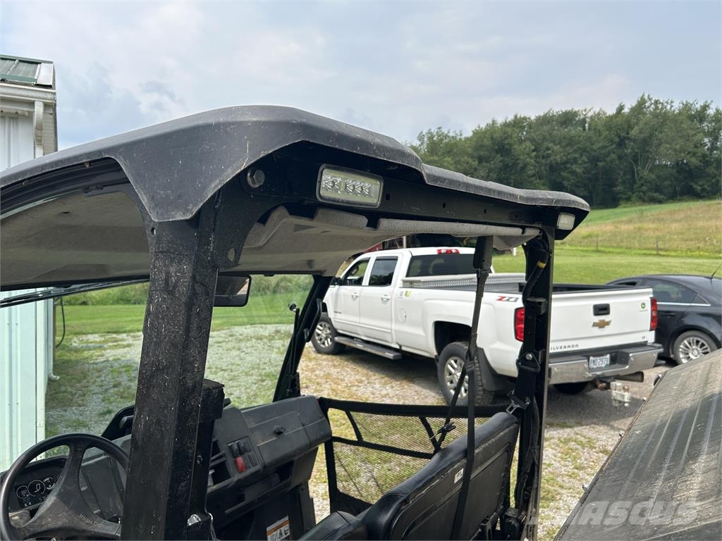 John Deere XUV 835M ユーティリティー機械