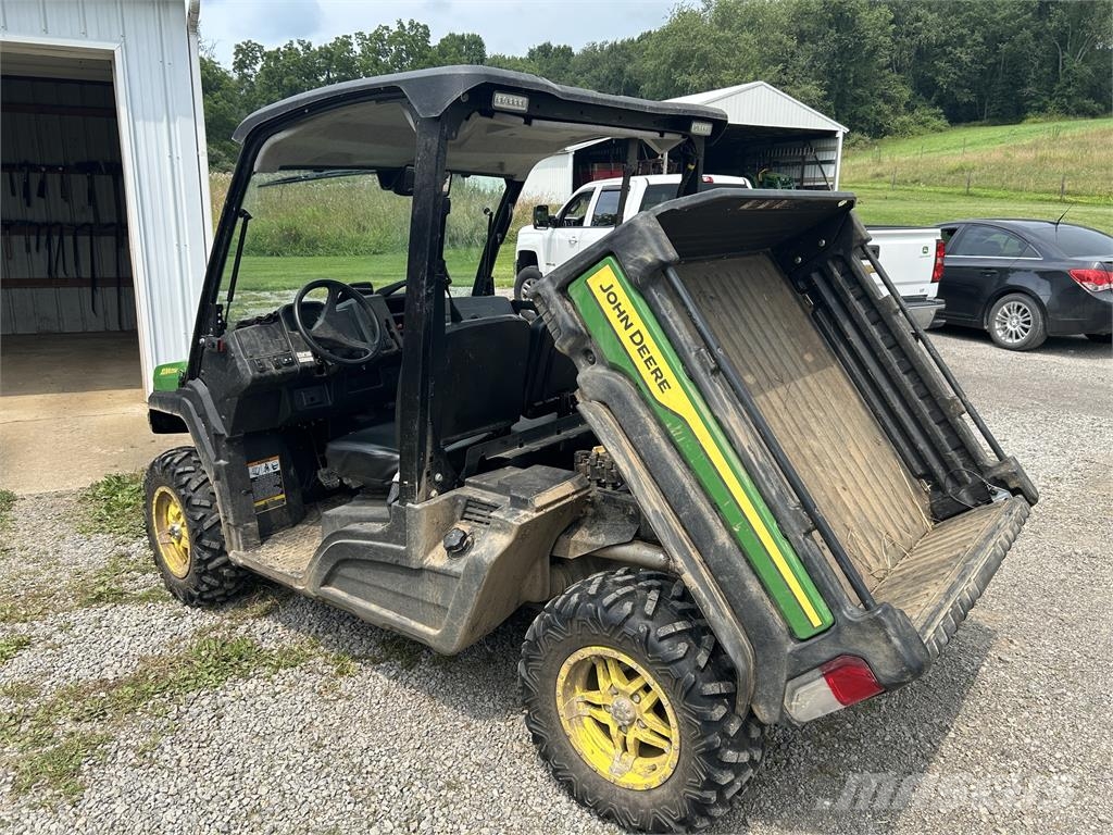 John Deere XUV 835M ユーティリティー機械