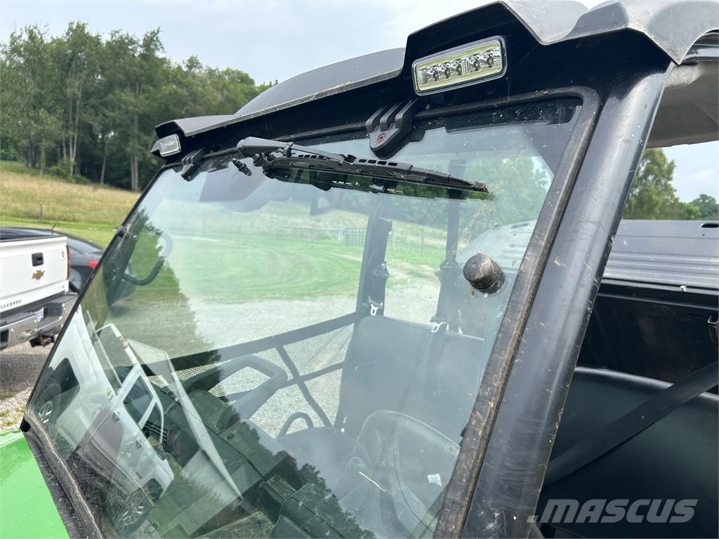John Deere XUV 835M ユーティリティー機械