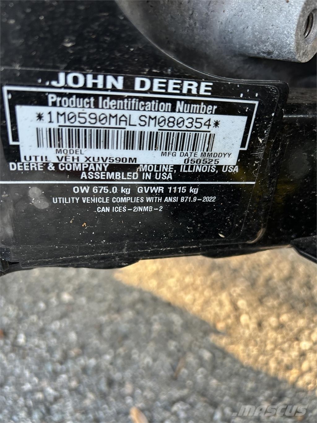 John Deere XUV 590M Pomoćni strojevi