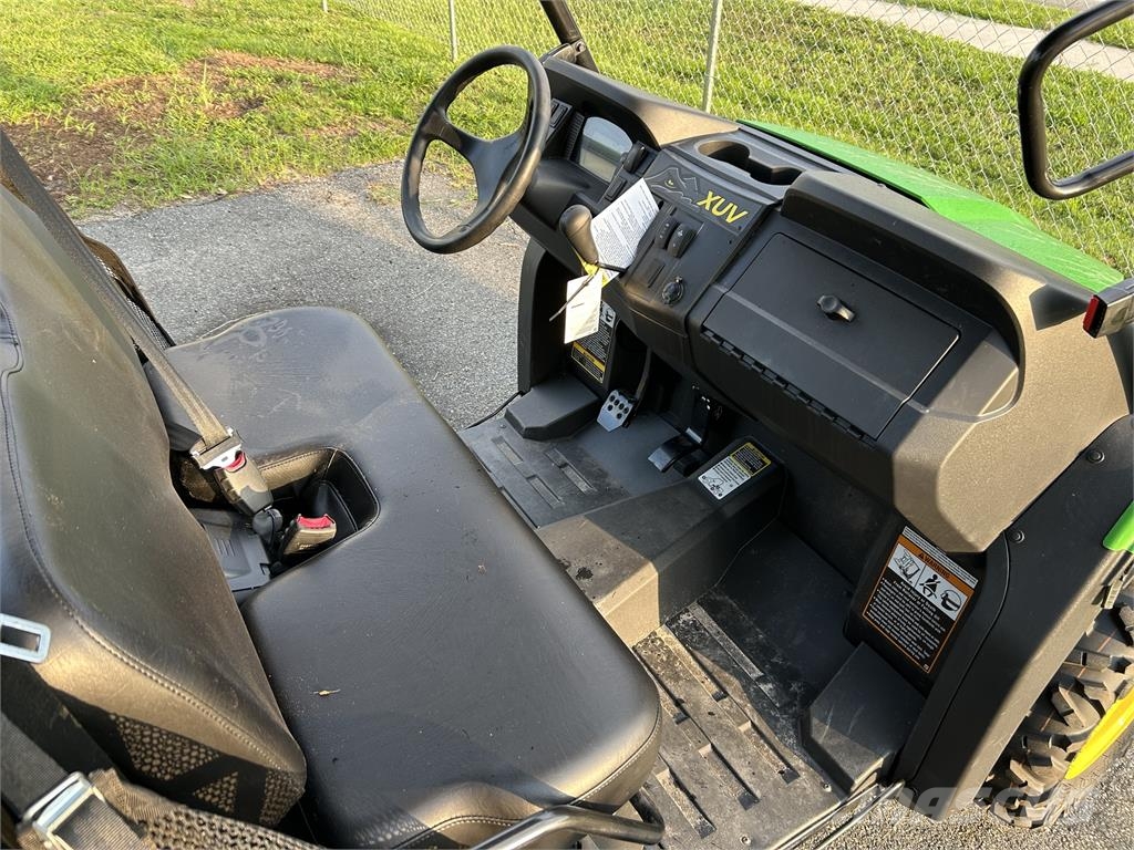 John Deere XUV 590M Pomoćni strojevi