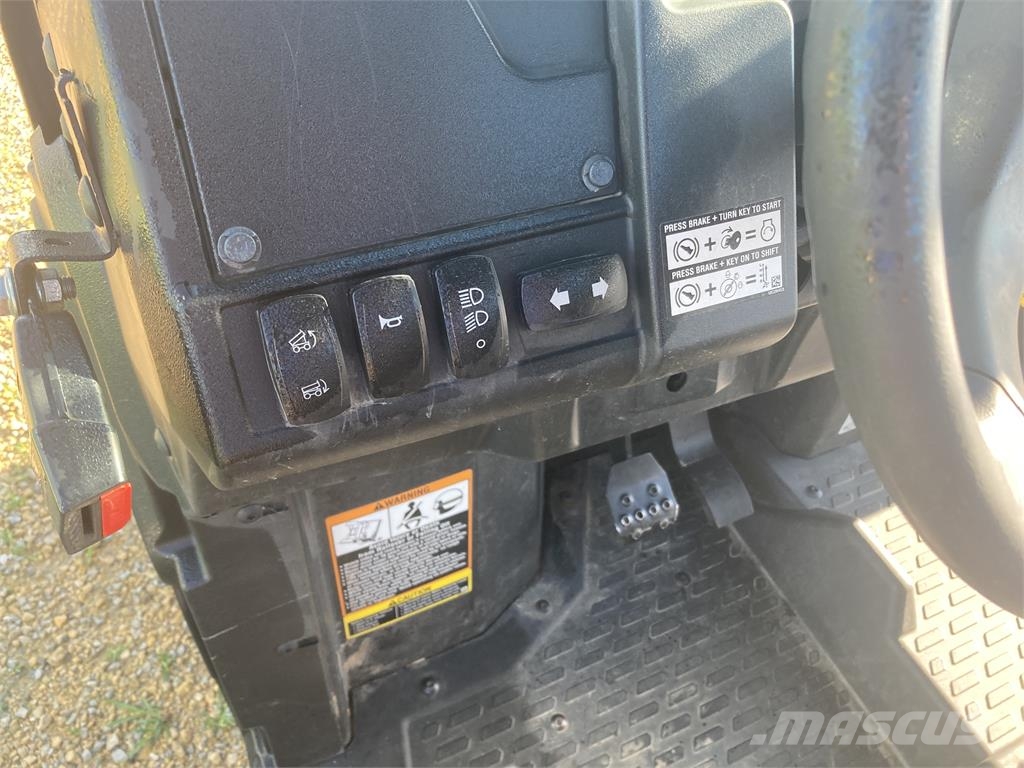John Deere XUV 845M ماكينات منفعة عامة