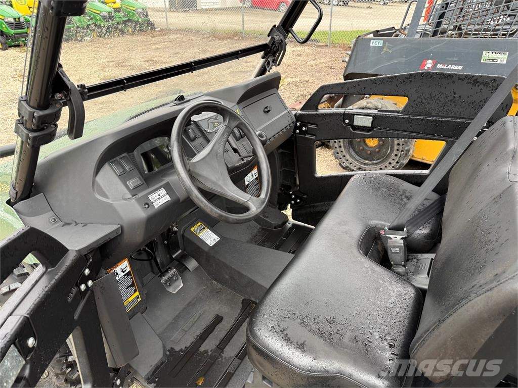 John Deere XUV 590M Pomoćni strojevi