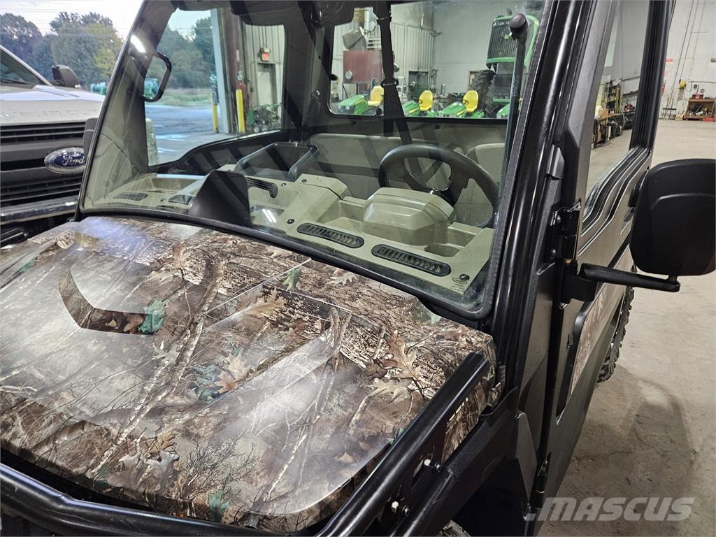 John Deere XUV 835R Mini utilitaire