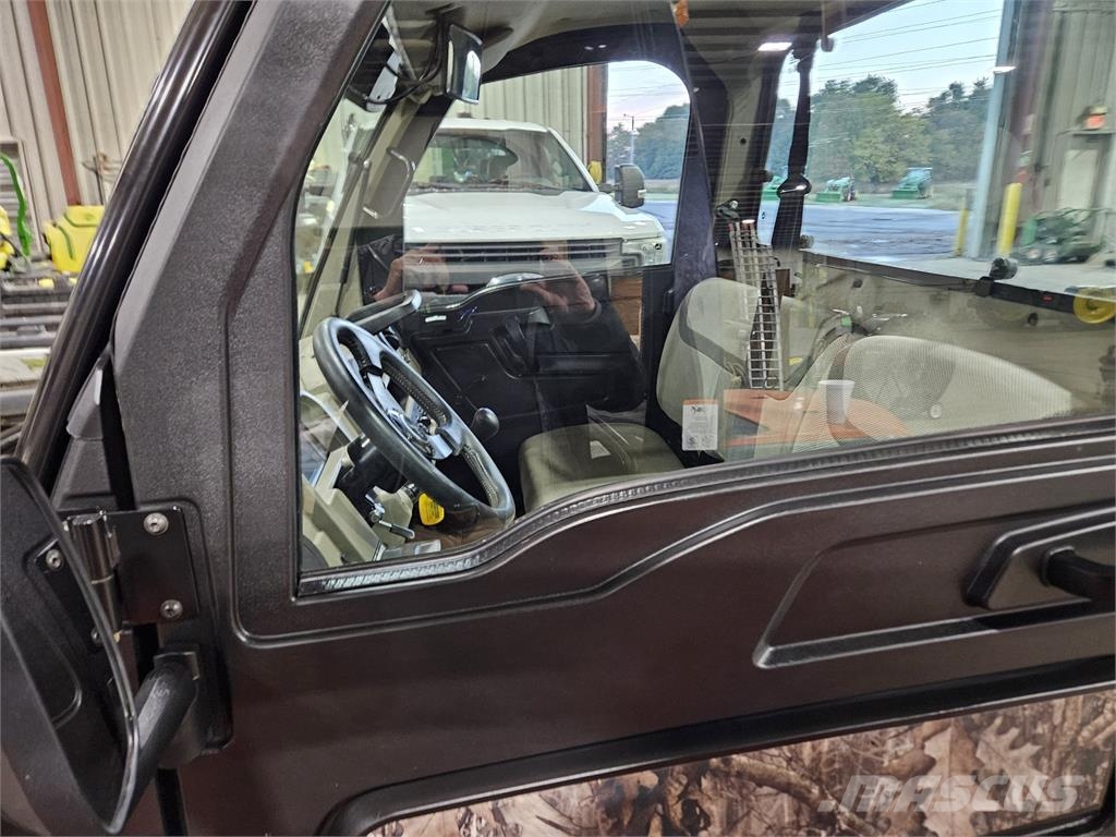 John Deere XUV 835R Mini utilitaire