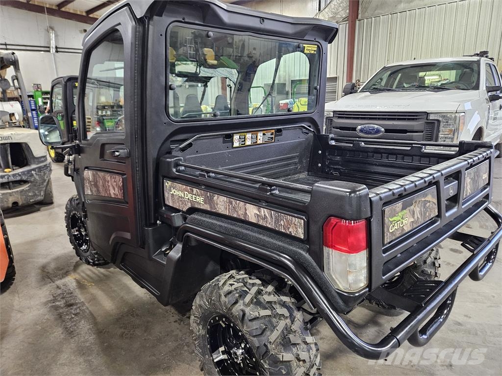John Deere XUV 835R Mini utilitaire