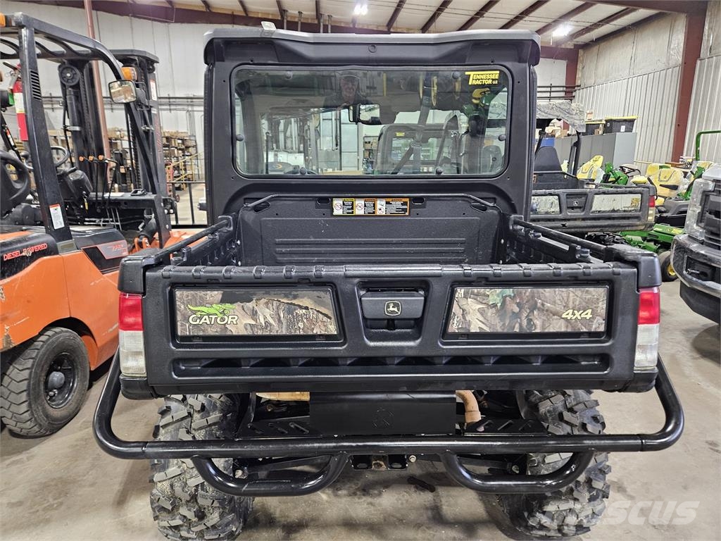 John Deere XUV 835R Mini utilitaire