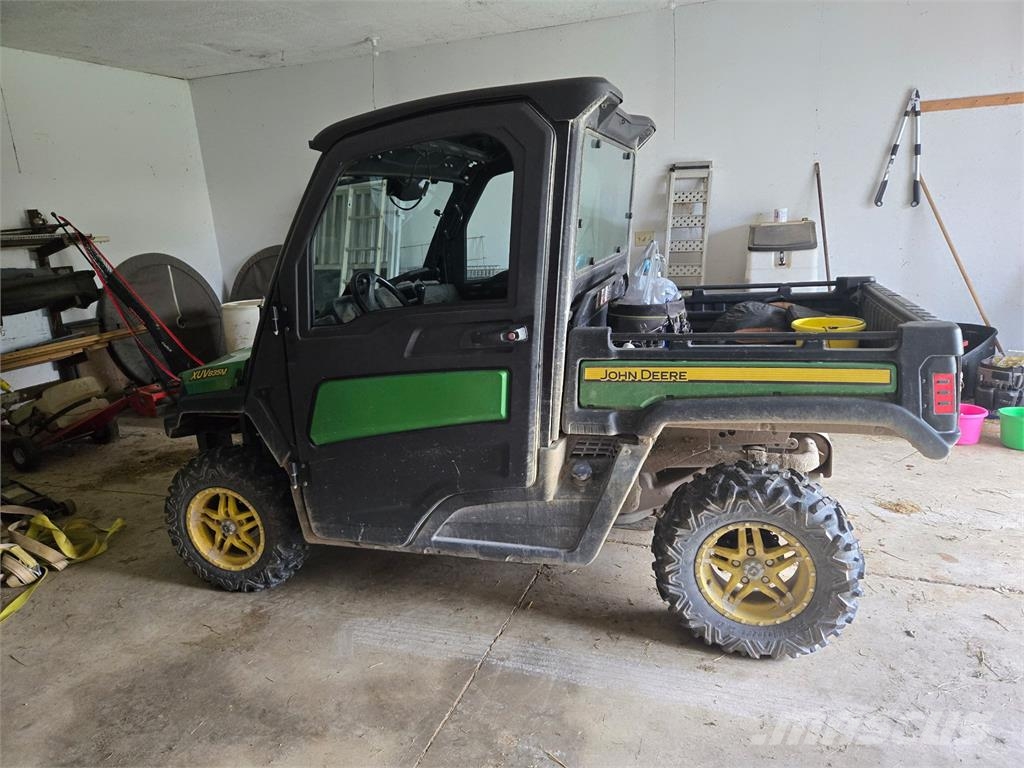 John Deere XUV 835M Pomoćne mašine