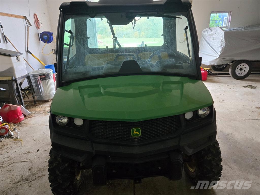 John Deere XUV 835M Pomoćne mašine
