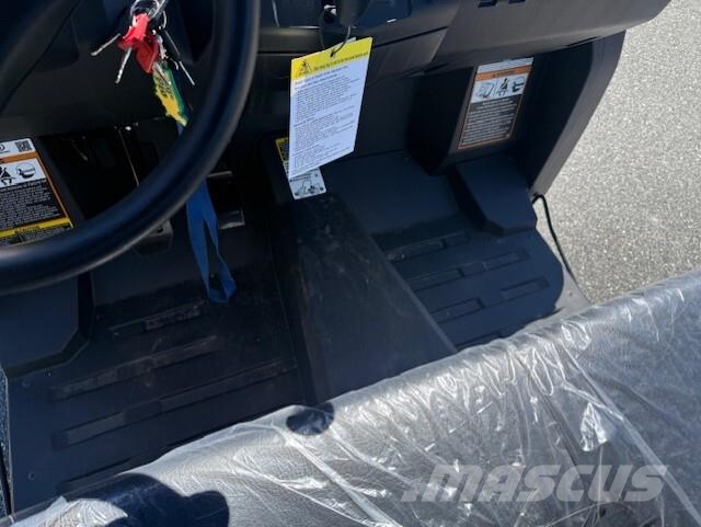 John Deere XUV 590M S4 Pomoćni strojevi