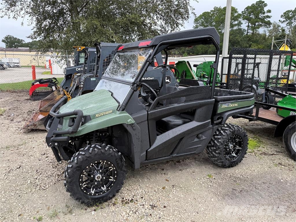 John Deere XUV 590M Pomoćni strojevi