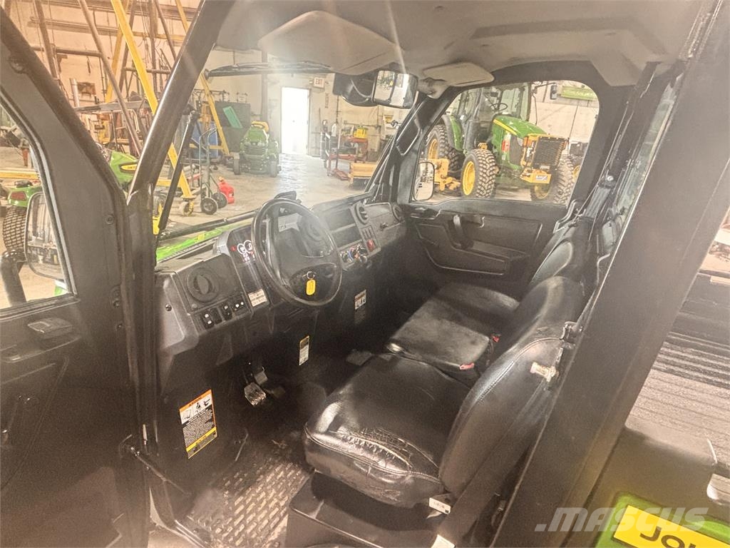 John Deere XUV 835M Úžitkové vozne