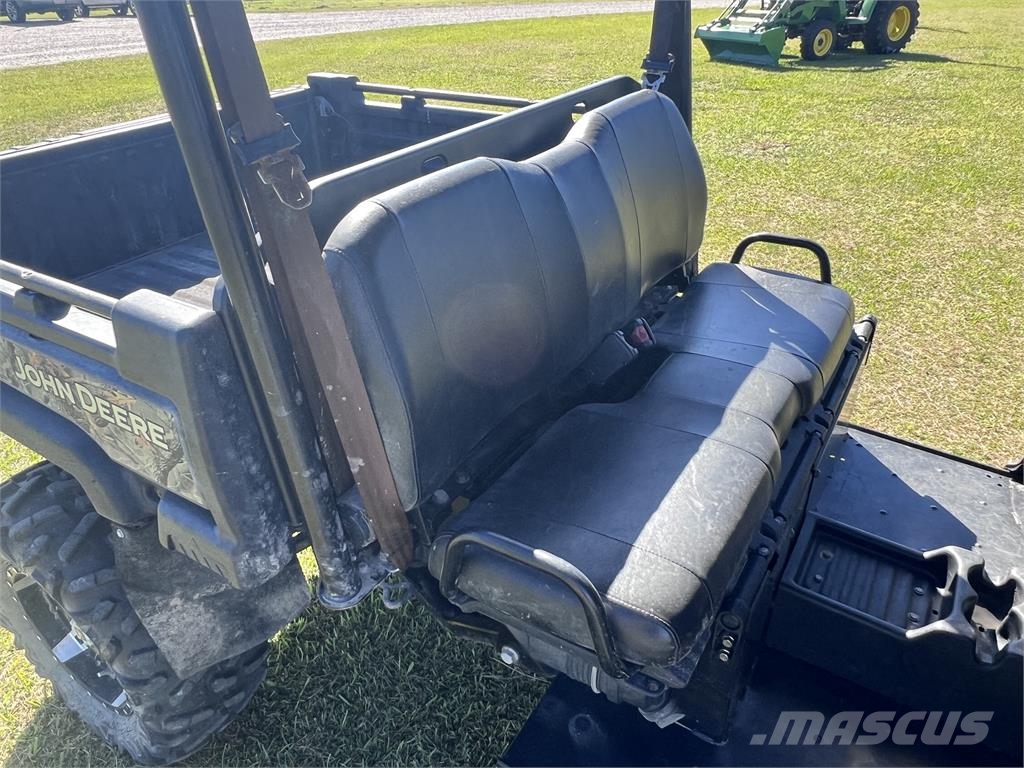 John Deere XUV 825M ماكينات منفعة عامة