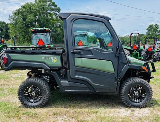 John Deere XUV 845R Premium Cab Pomoćne mašine