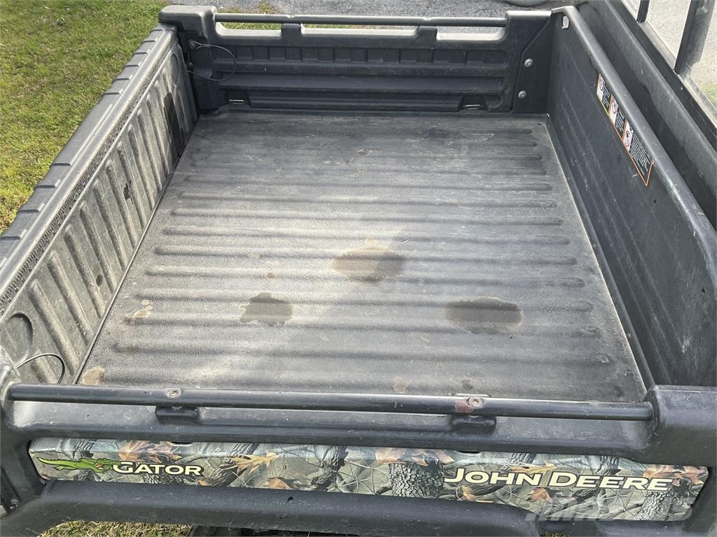 John Deere XUV 825I CAMO Irankiu vezimeliai
