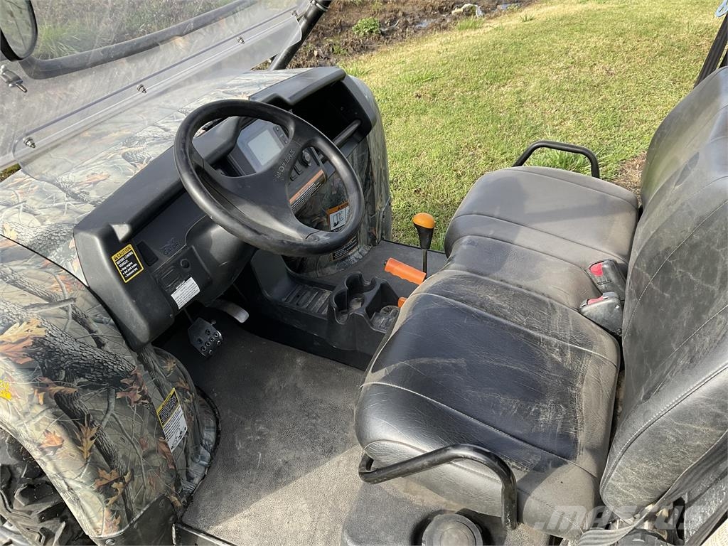 John Deere XUV 825I CAMO Irankiu vezimeliai