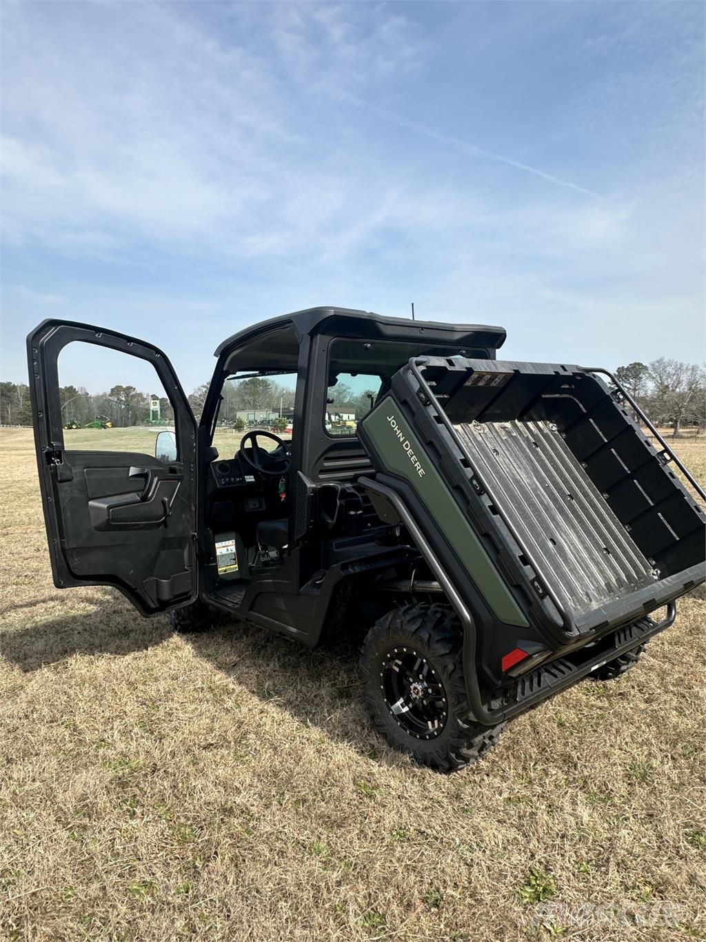 John Deere XUV 845M HVAC Cab Utility machines