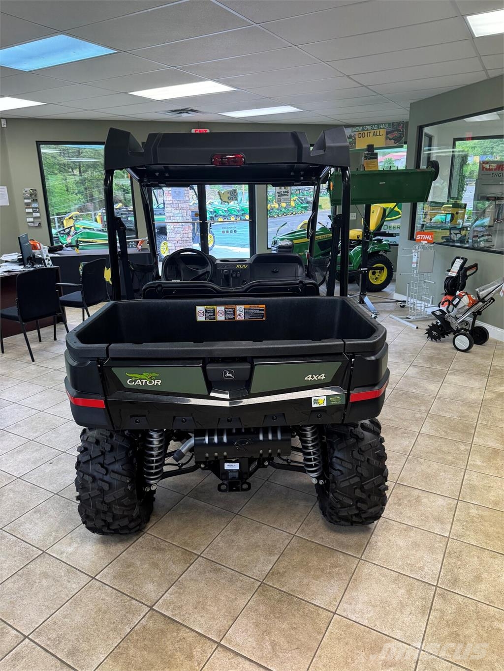 John Deere XUV590M Pomoćne mašine