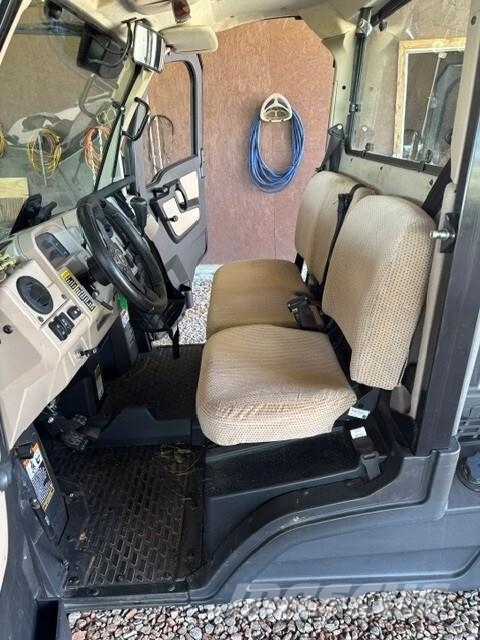 John Deere XUV835R Premium Cab ماكينات منفعة عامة