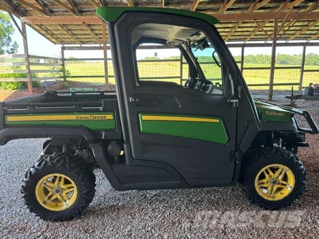 John Deere XUV835R Premium Cab ماكينات منفعة عامة