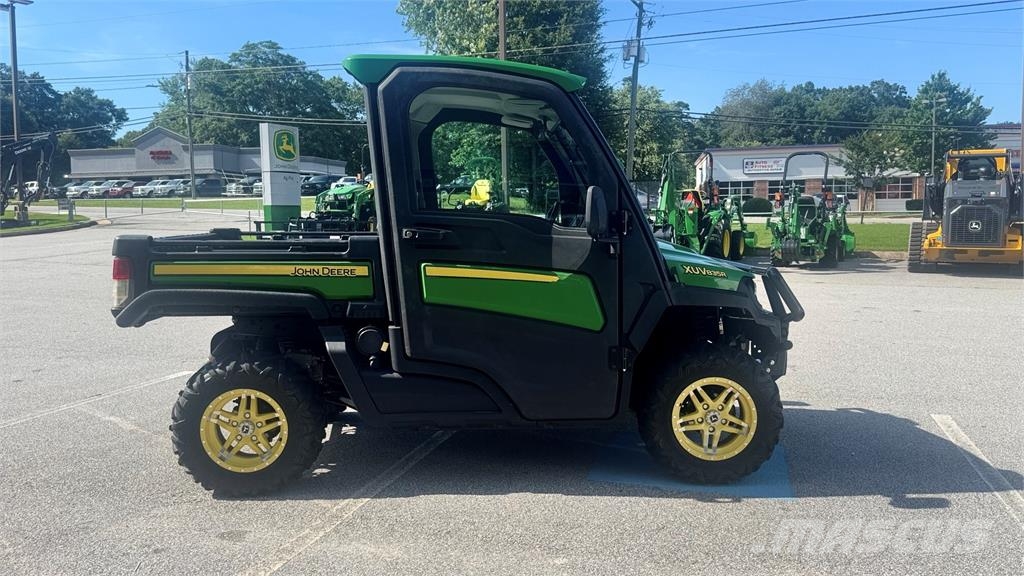 John Deere XUV835R Premium Cab ماكينات منفعة عامة