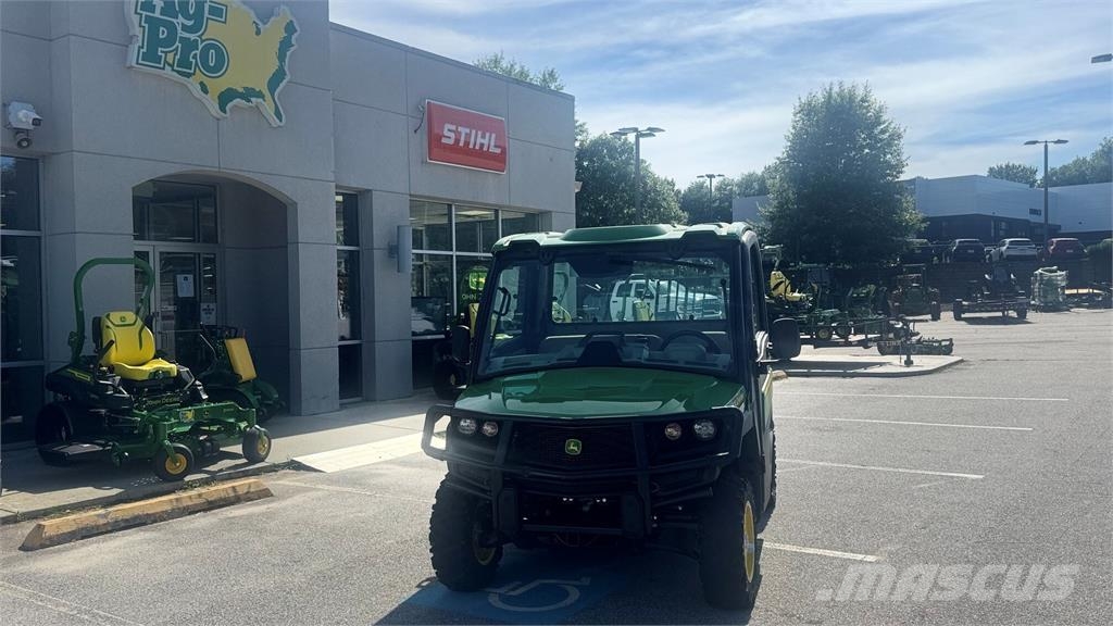 John Deere XUV835R Premium Cab ماكينات منفعة عامة