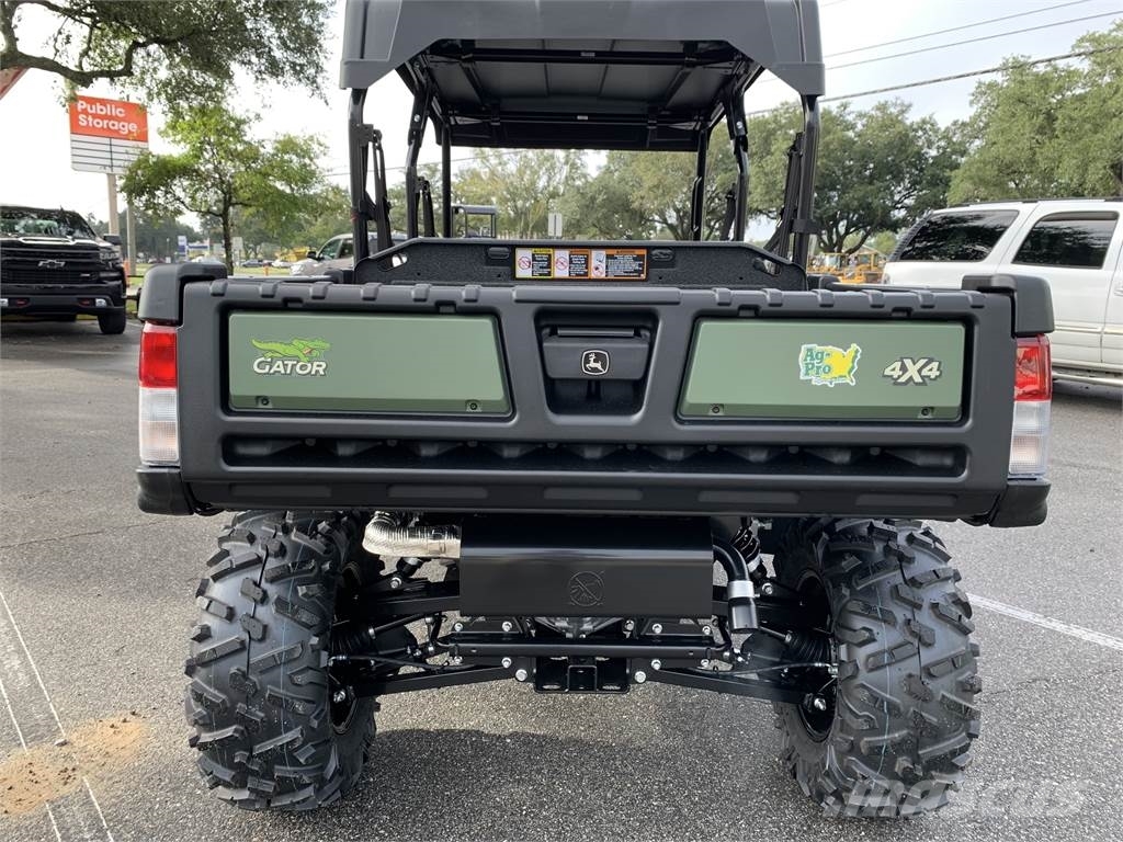 John Deere XUV825M S4 Utility machines