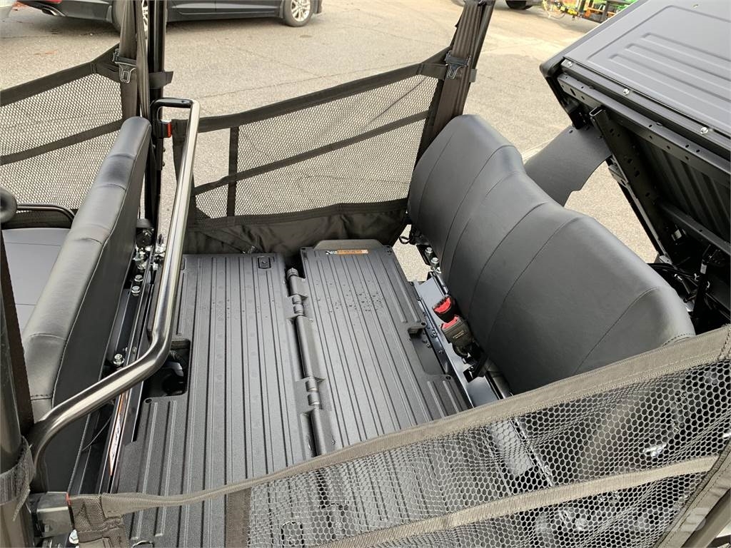 John Deere XUV825M S4 Utility machines