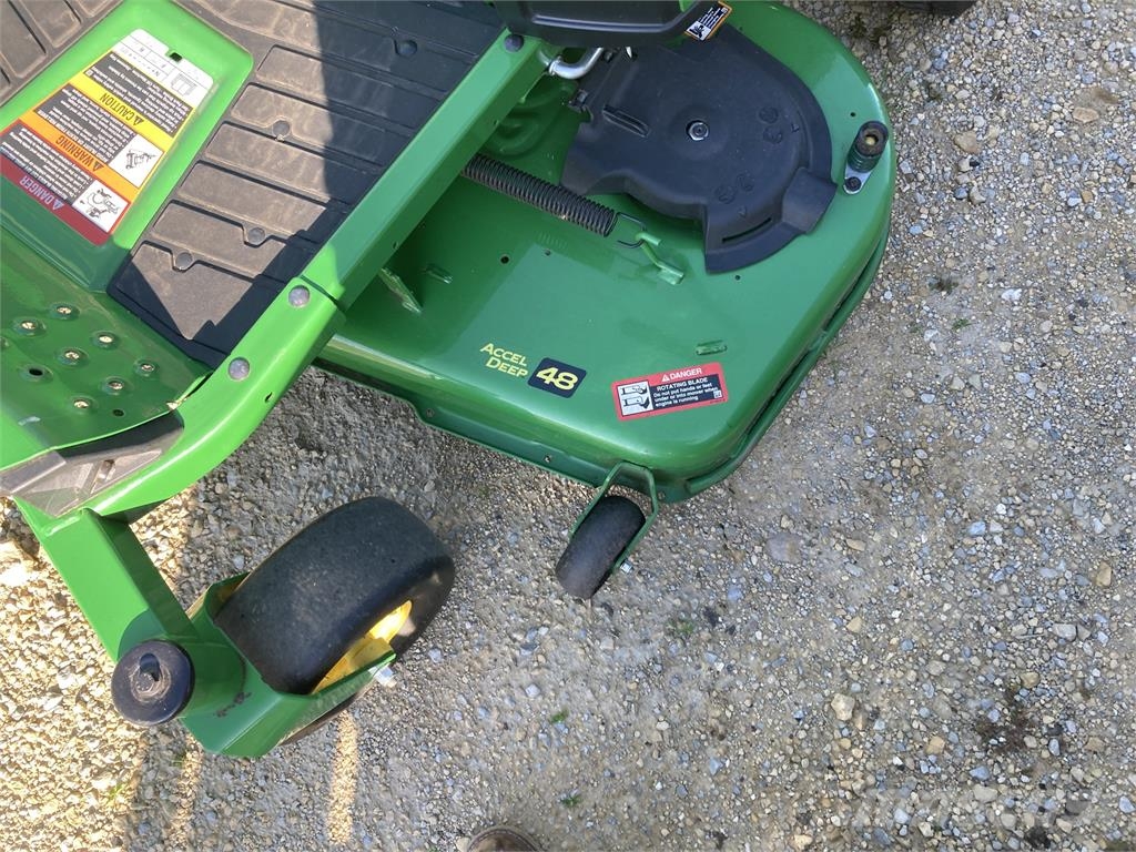 John Deere Z330R Corta-Relvas Zero turn