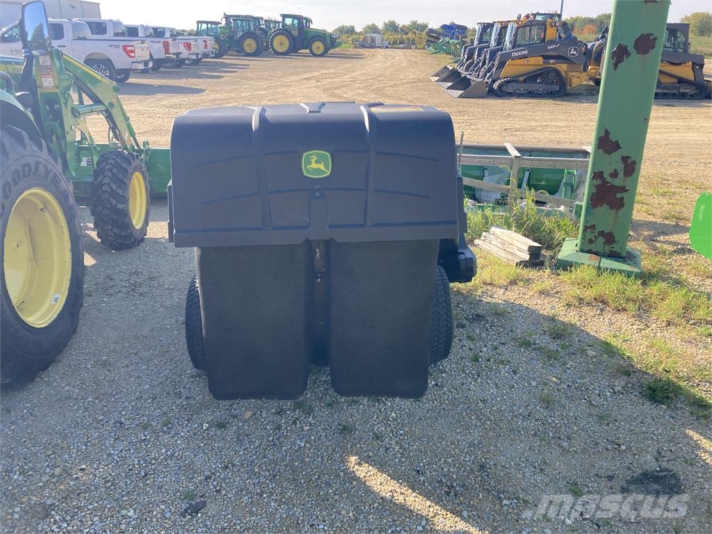 John Deere Z330R Corta-Relvas Zero turn