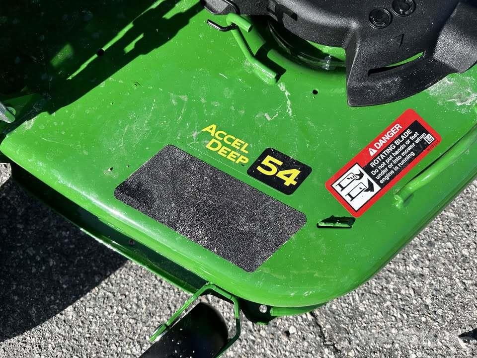 John Deere Z515E Zero turn mowers