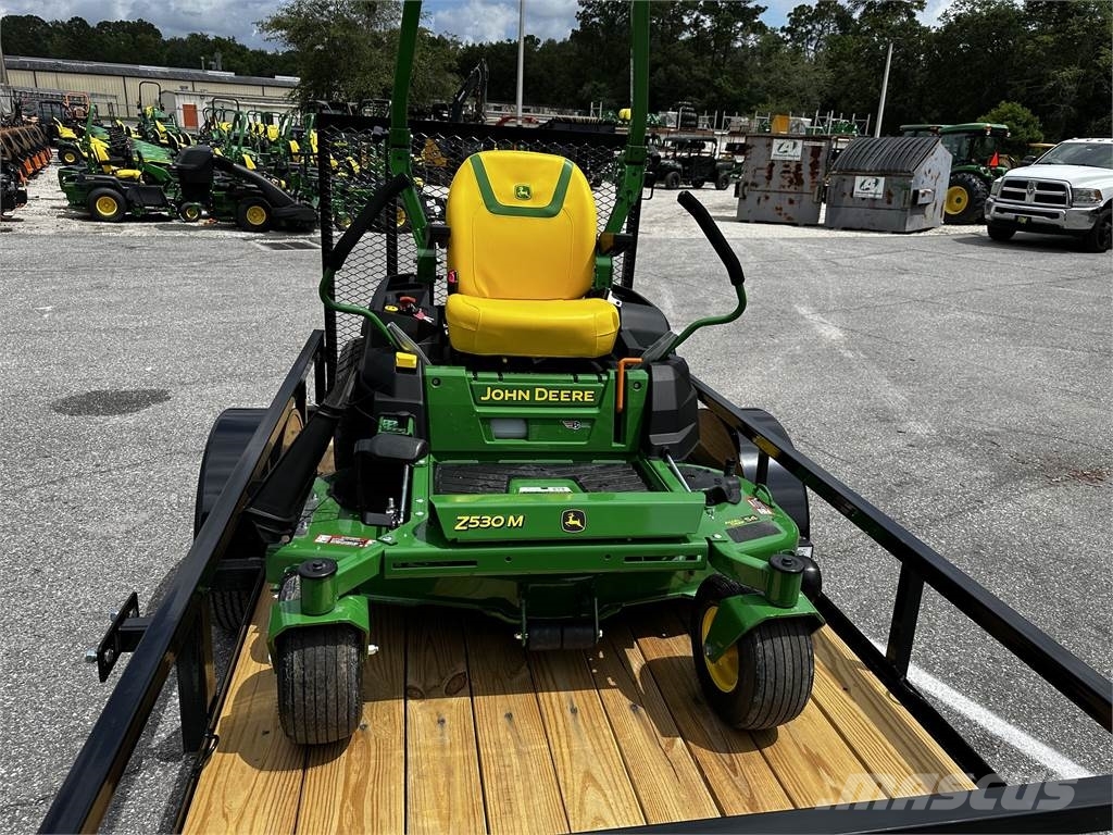 John Deere Z530M Nulinio apsisukimo traktoriukai