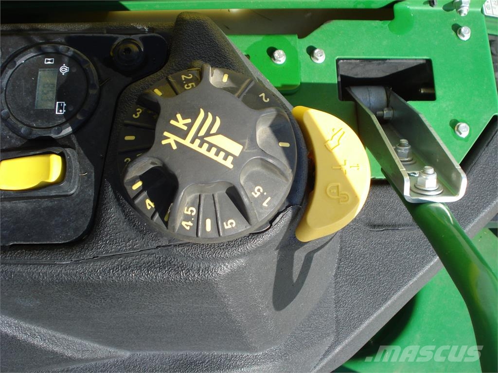 John Deere Z740R Nulinio apsisukimo traktoriukai