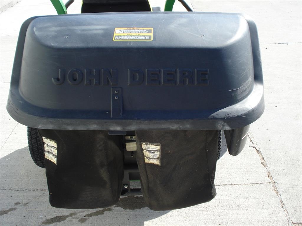 John Deere Z740R Nulinio apsisukimo traktoriukai