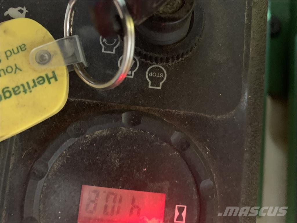 John Deere Z760R Corta-Relvas Zero turn