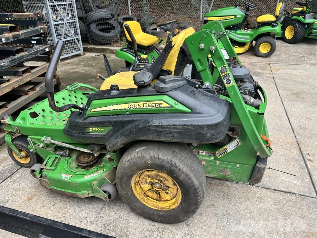 John Deere Z920M 零迴轉割草機