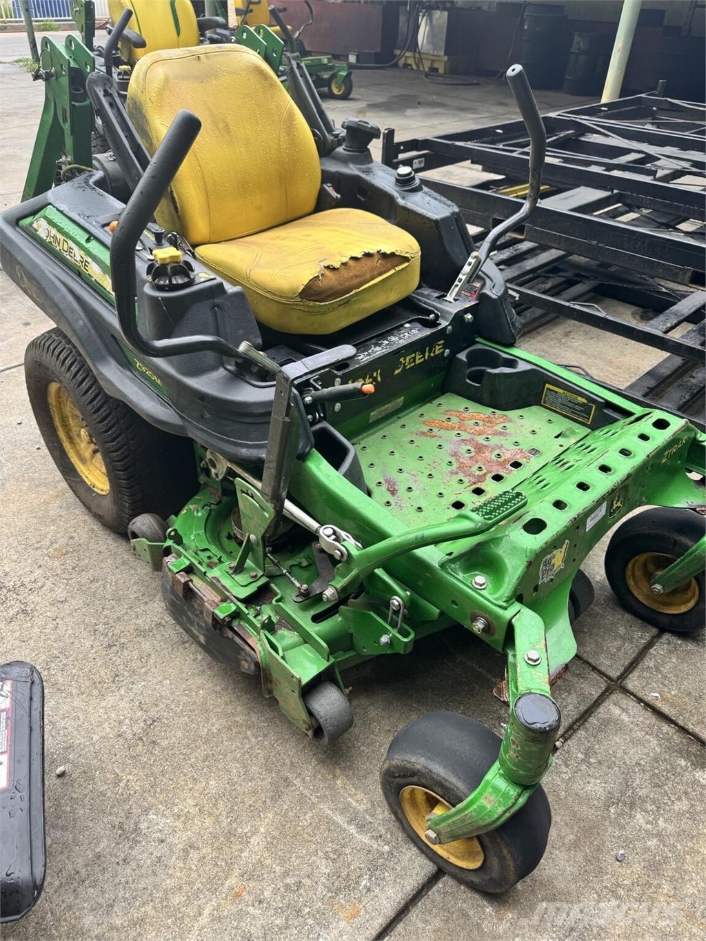 John Deere Z920M 零迴轉割草機