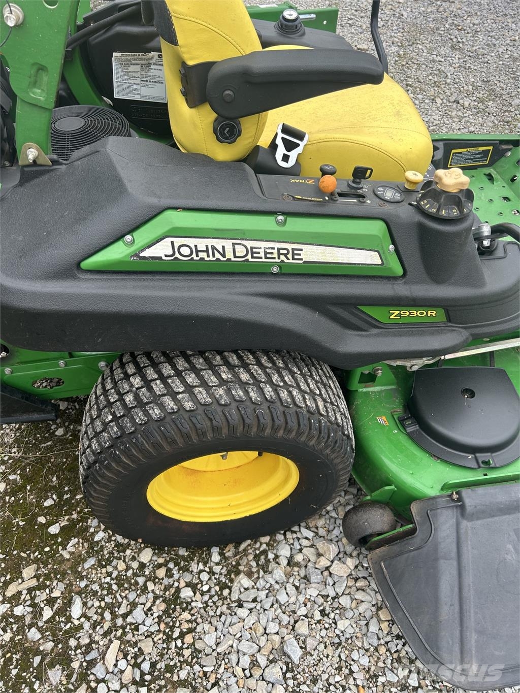 John Deere Z930R Zero turn mowers